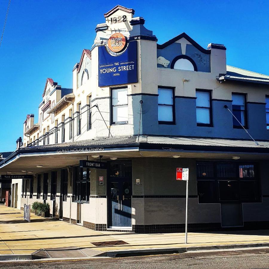 The Young Street Hotel Carrington Buitenkant foto